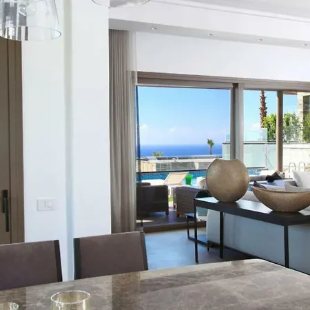Alysia Villalari Gundogan (Bodrum)